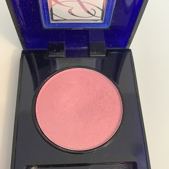 Estēe Lauder Eyeshadow - Picture 2 of 4